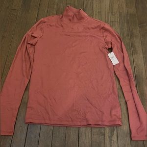 NWT Gap Modern Fit Turtleneck!